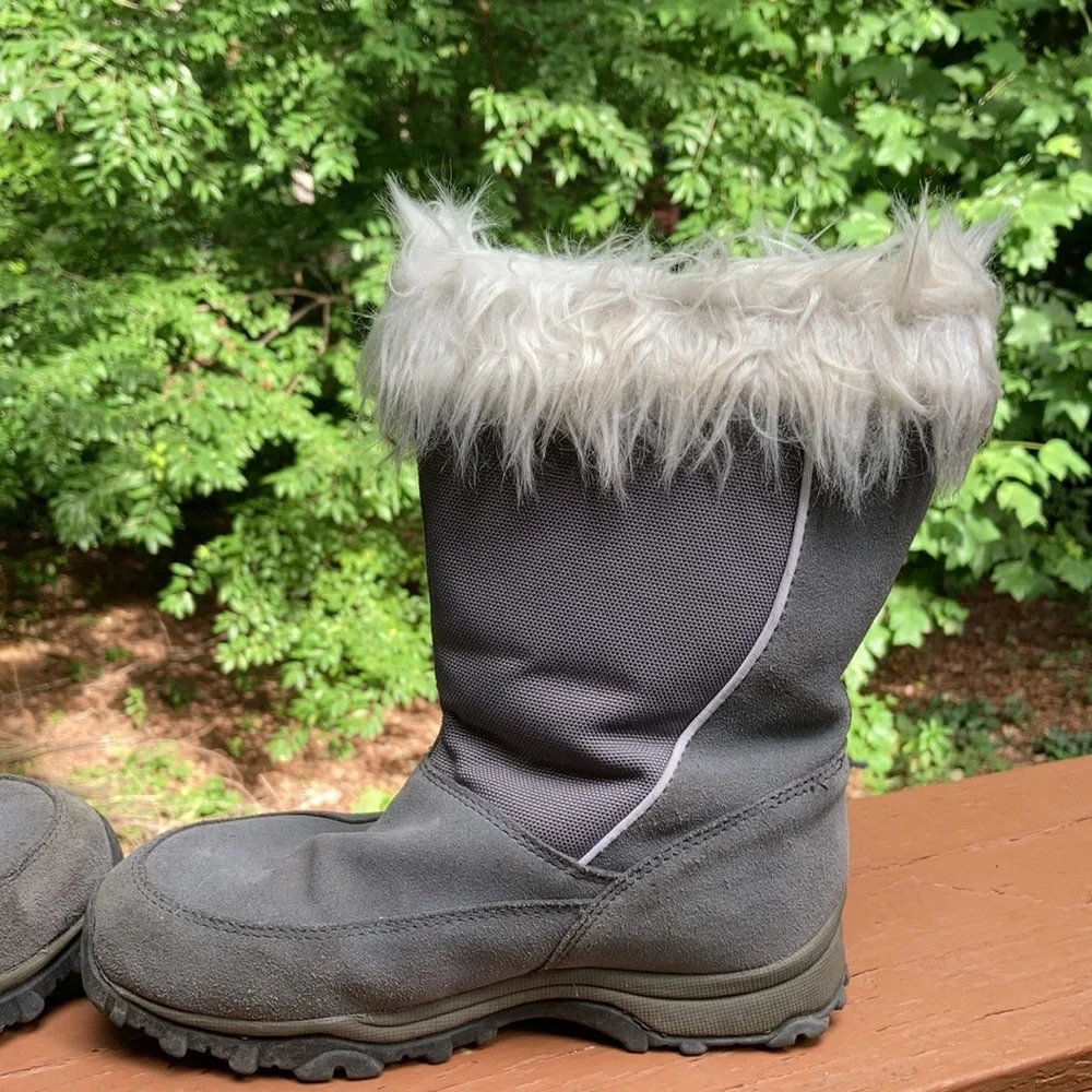 Hanna Anderson grey leather boots